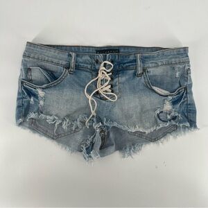 Billabong Lite Hearted Distressed Cut Off Jean Shorts Size 3 Women’s